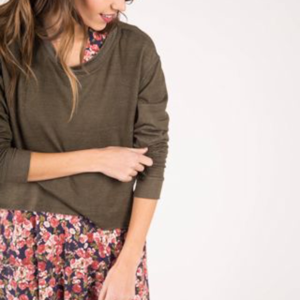 Agnes and Dora Olive Pullover